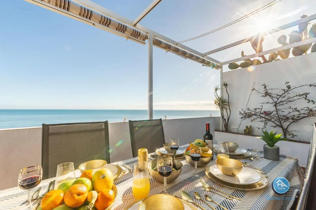 HomeAbroad Apartments - Ático Deluxe Fuengirola with FREE Parking