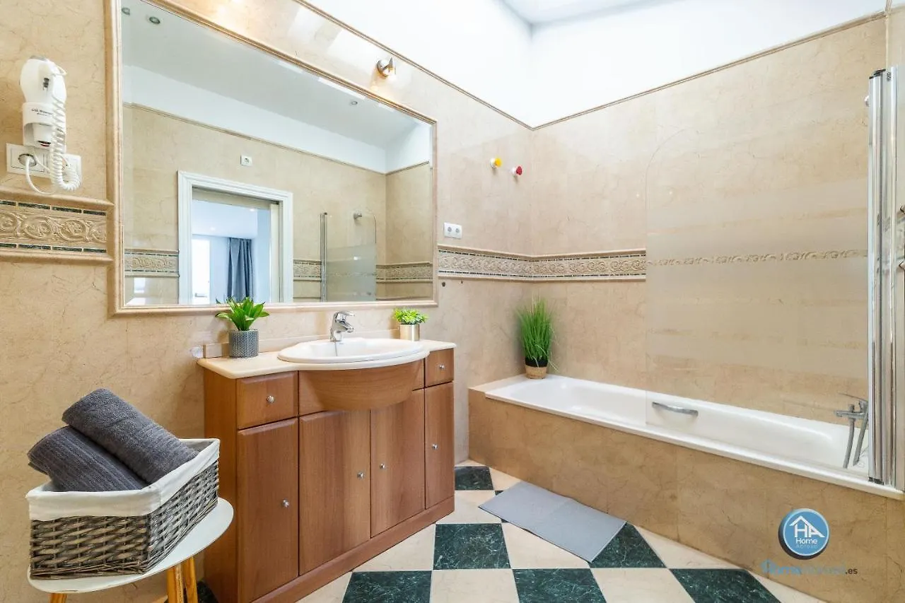 HomeAbroad Apartments - Ático Deluxe Fuengirola with FREE Parking
