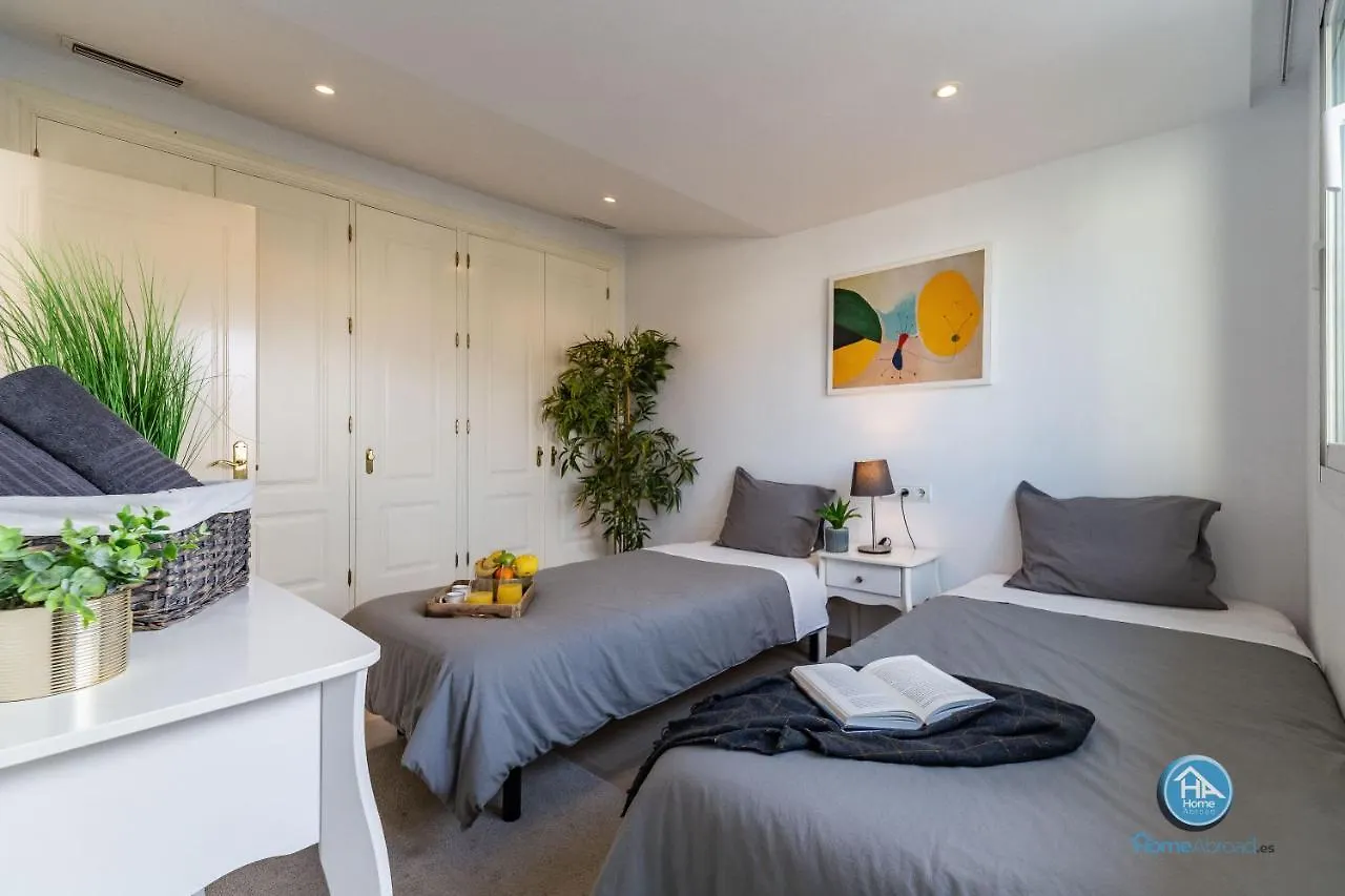 HomeAbroad Apartments - Ático Deluxe Fuengirola with FREE Parking